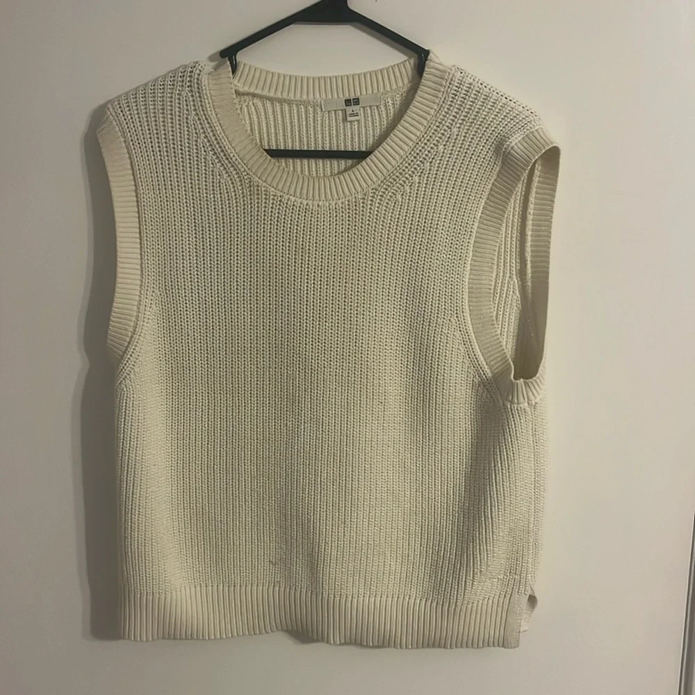 Uniqlo Linen Blend Vest Womens L Ivory Crochet Open Knit Minimalist Capsule - Picture 2 of 2